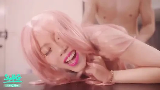 Tatlı Asyalı kız Joanne Koleksiyonu