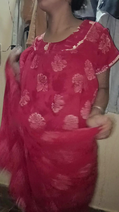 Viral sex video of an Indian girl having fun fingering her with her fingers until she orgasms many times