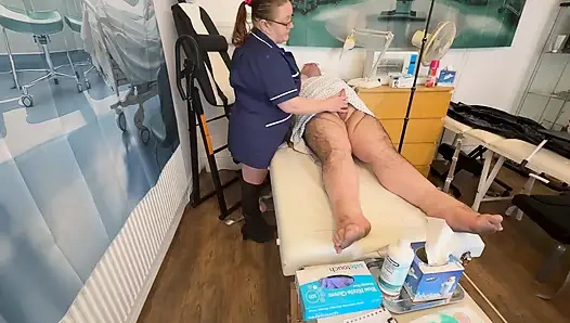 Teil 2: Mr. Hughes geht zu Schwanzologe Matron satana, um seinem kleinen penis zu helfen