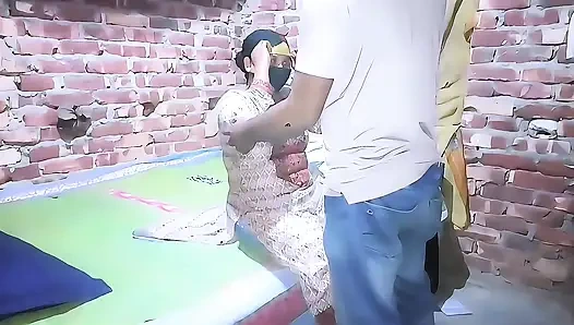 Во время посещения дома моей невестки я увидела, как невестка звонит мне для секса.