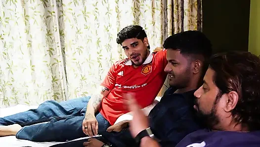 DREI HOSTELFREUNDINNEN RUFEN IHRE FREUNDIN AN, UM ZU FICKEN UND GRAND MASTI, HARDCORE-GANGBANG