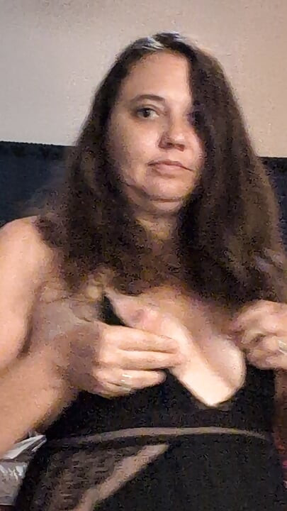 Futai cu perna și ejaculare de mamă sexy