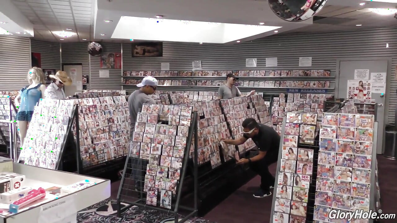 Riley Nixon sucks black cock - gloryhole