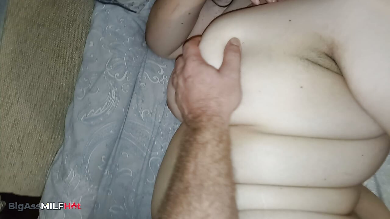 Big Round Ass MILF Side Fuck and Missionary – Cum on Swollen Clit
