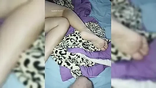 Kadın üstte. Tanrıça pozu.