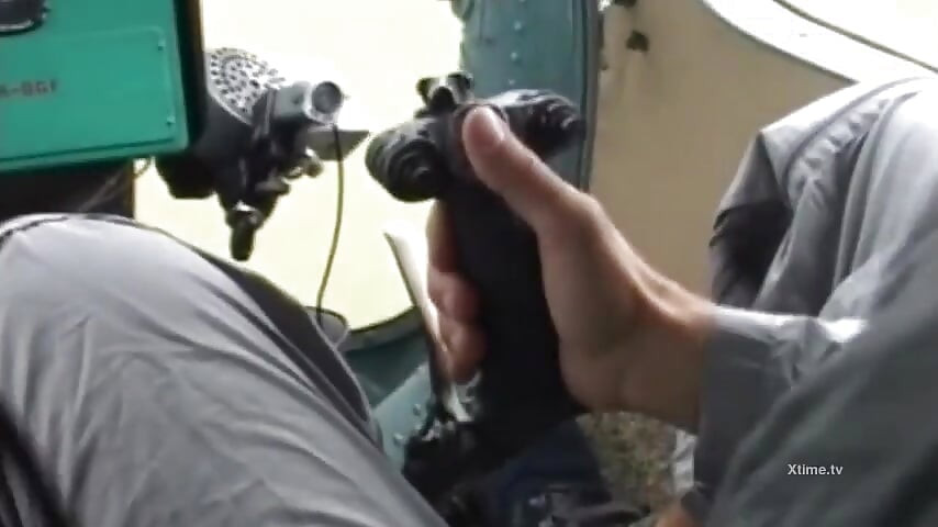 Noi cadete sexy sunt futute și supuse unei lecții de sex dur