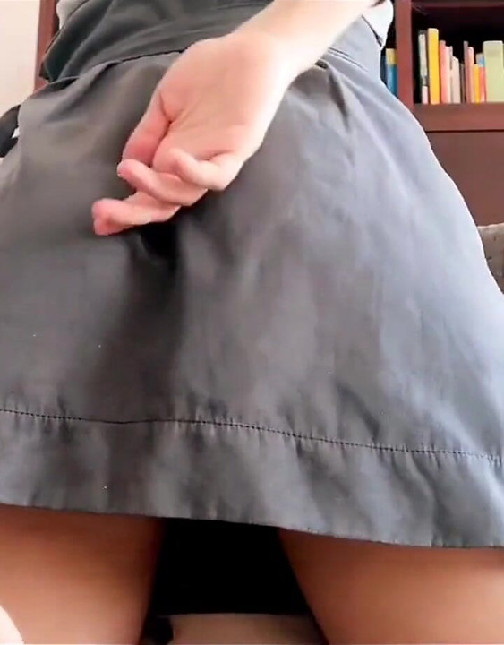 Kentut yang tenang di rok