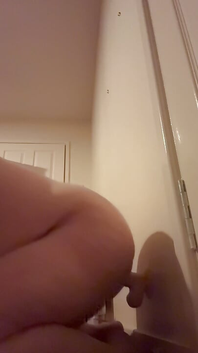 Jebanje moje guze mojim dildom