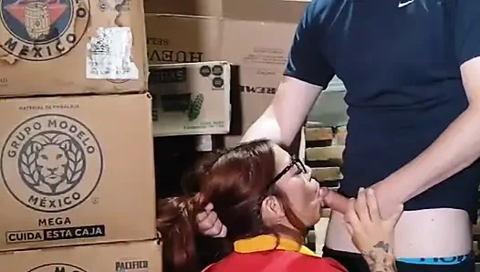 Patronunu bodrumda kasiyer olarak satın al