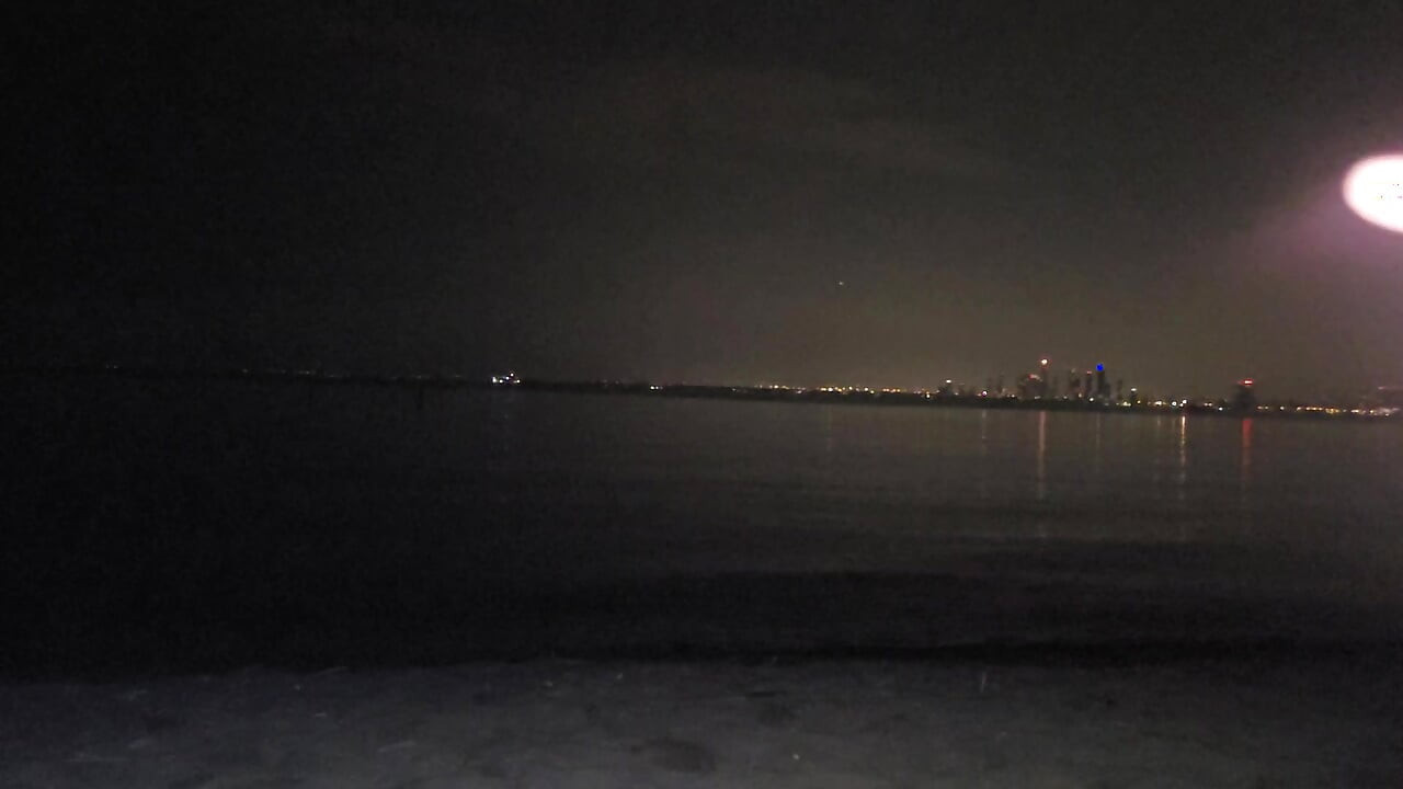 exposed on nude beach and piss on myself