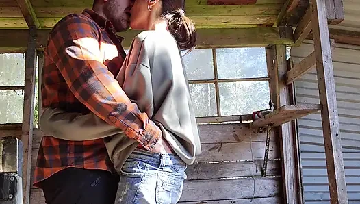 Tante hot pantat bahenol ini dientot habis-habisan sampai dicrot di dalam