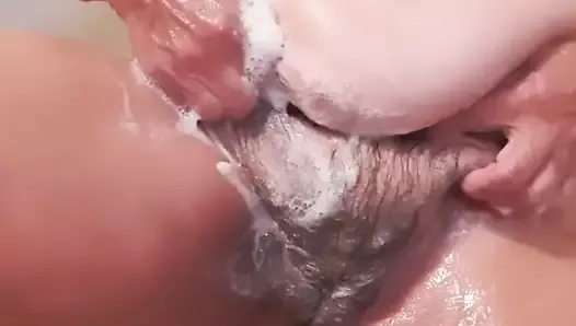 Mature bbw woman Zilah Luz bath time, hairy pussy