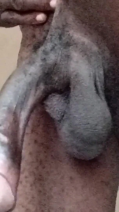 Spannender moment von "Londiq Doppel-handjob und spermaladung"