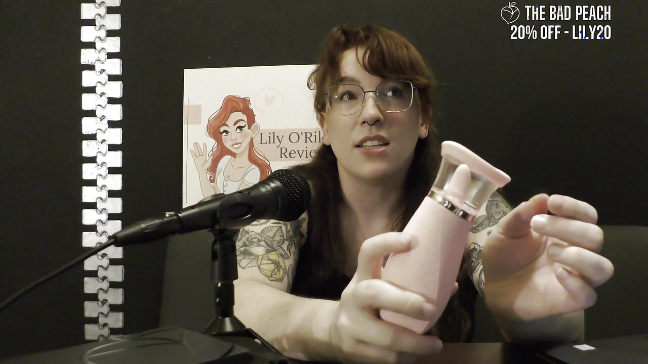 NSFW Review of the Honey Pistil Licking Vibrator From the Bad Peach