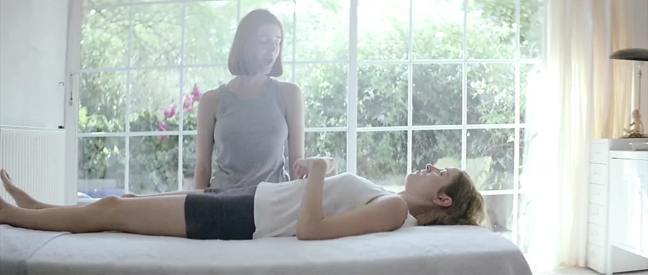 Dogtooth-Kynodontas (2009) 002 Aggeliki Papoulia, Mary Tsoni