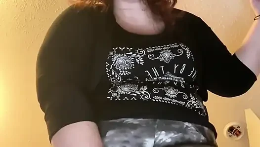 Giantess Discovers Michael, the Shoe Tiny (part 1 of Shoe Tiny)