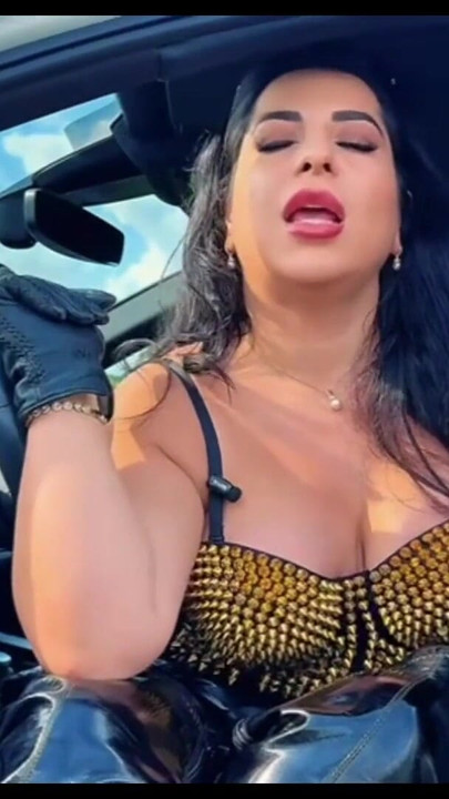 Mächtiger moment von "Die Tür öffnet: Lady Ayse tritt raus"