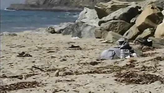 Well favoured non european woman rides huge dick on he rocky shore