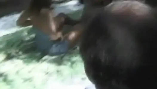 Suami berbagi istri hotnya