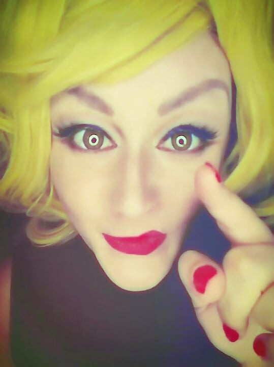Lana Aka Tanrıça Lana ile işteki ilk günün.