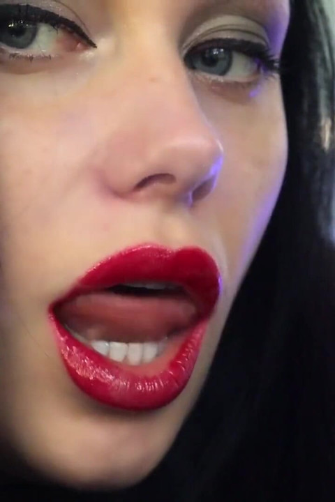 Leche para mi gran seducción roja y gran humo de prostituta