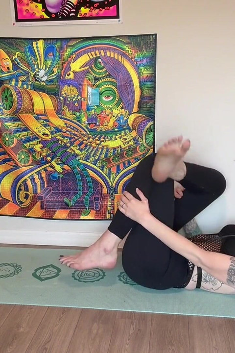 67 Tall Yoga Session - 13 Minutes of Stretching & Flexibility