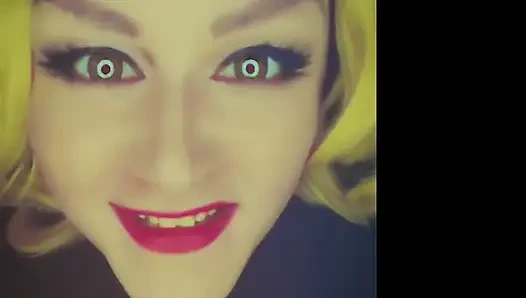 Hari pertamamu bekerja sama Lana alias Dewi Lana.