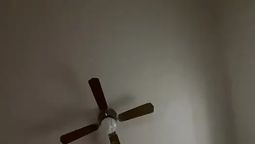 Mengerang di malam hari