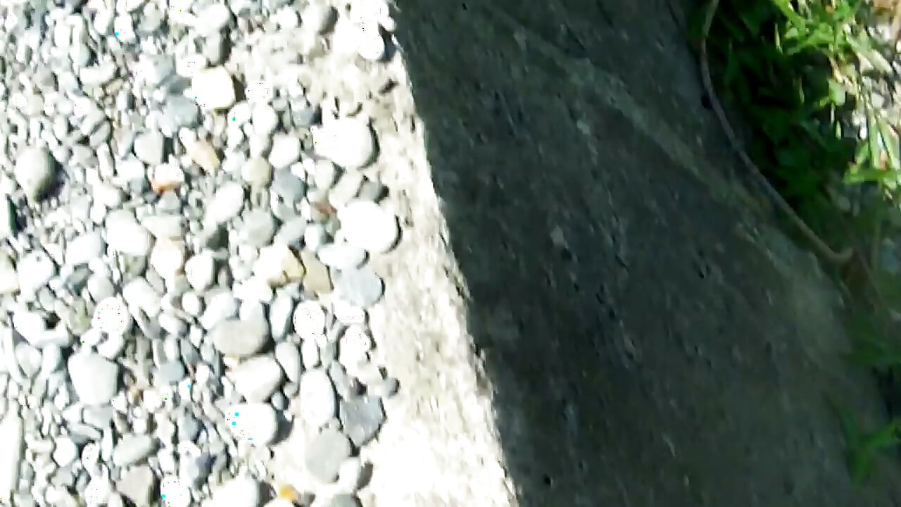 My teen stepdaughter gave me a delicious blowjob while we were walking by the sea