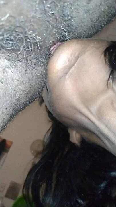EBONY WHORE RIMJOB: She cleaned out my hairy dirty asshold