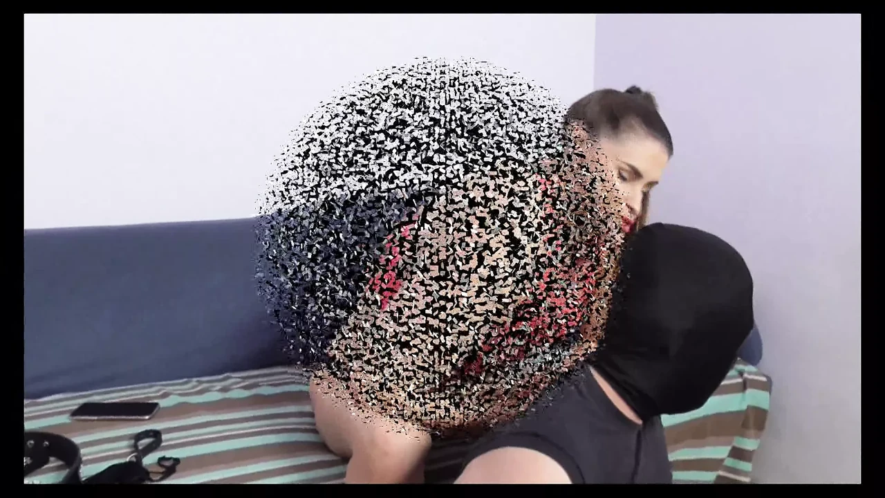 princess Smiley chokes slave maskjoe