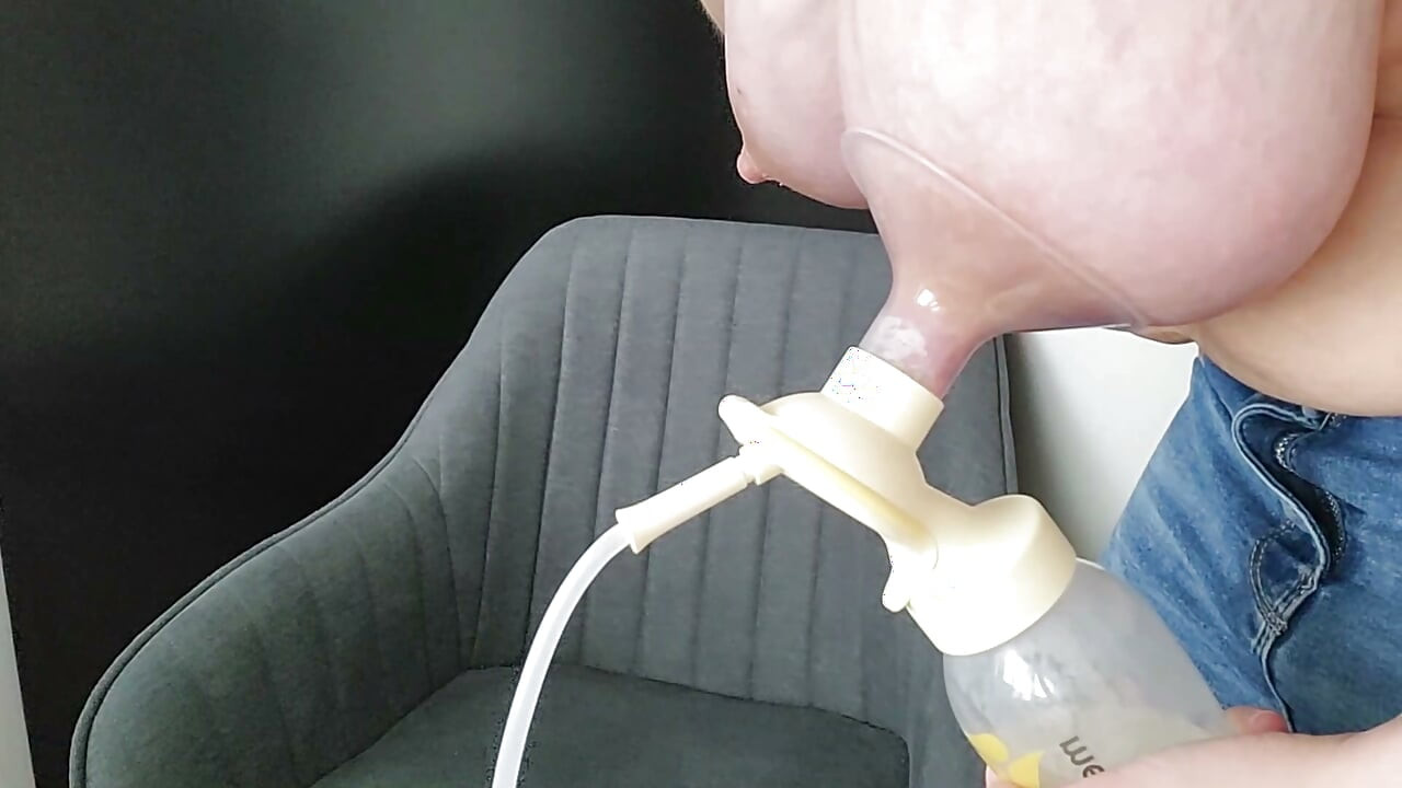 természetes mellekből csöpög a finom tej