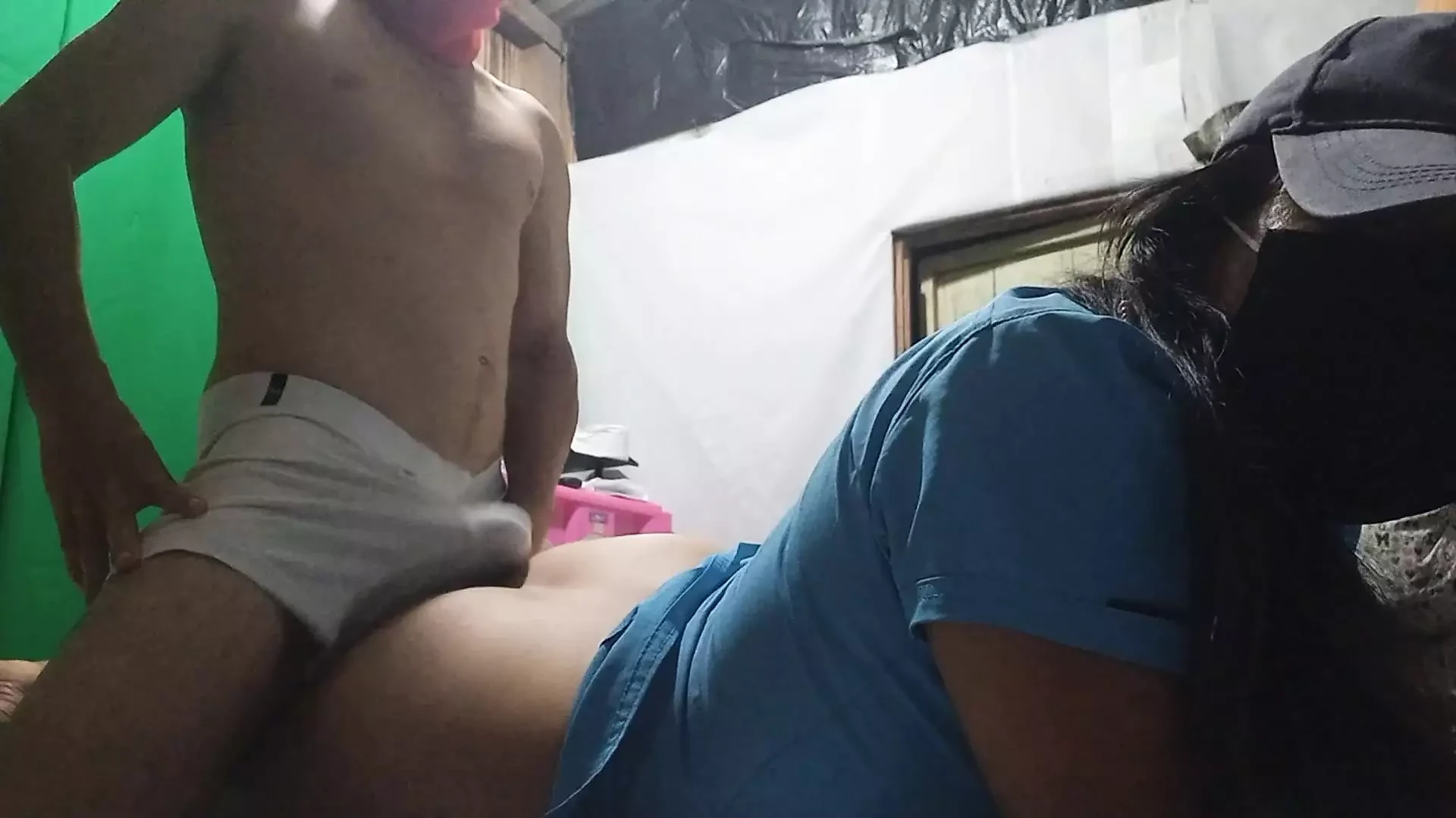 真正的自拍色情片！！继母与继子啪的自然性爱 - 新上演的小说