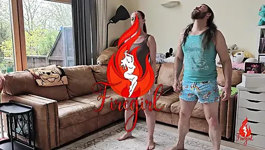 Itfaiyeci kız eğitmeni sikiyor