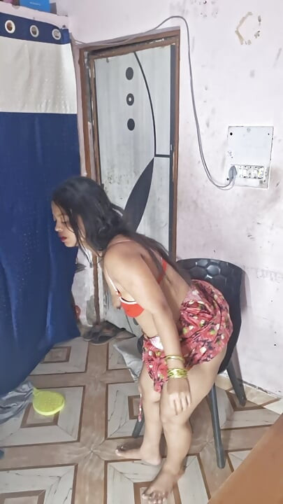 Sweetsex2001 hot Bhabhi caught her devar alone in the room