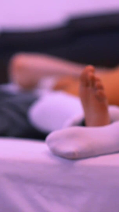 “性感继母在她的卧室里教她的继子性艺术”的难忘时刻