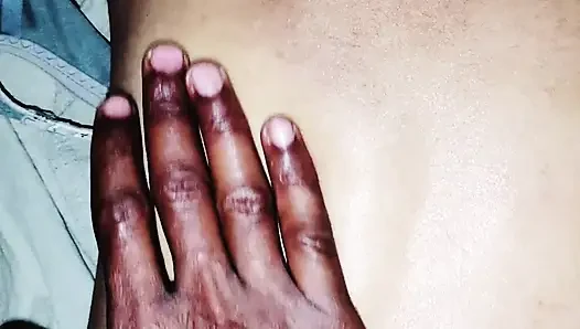 Suman Bhabhi ko nangi karke full body massage kiya.