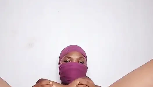 Klitorisimi Çok Sert Parmaklıyorum