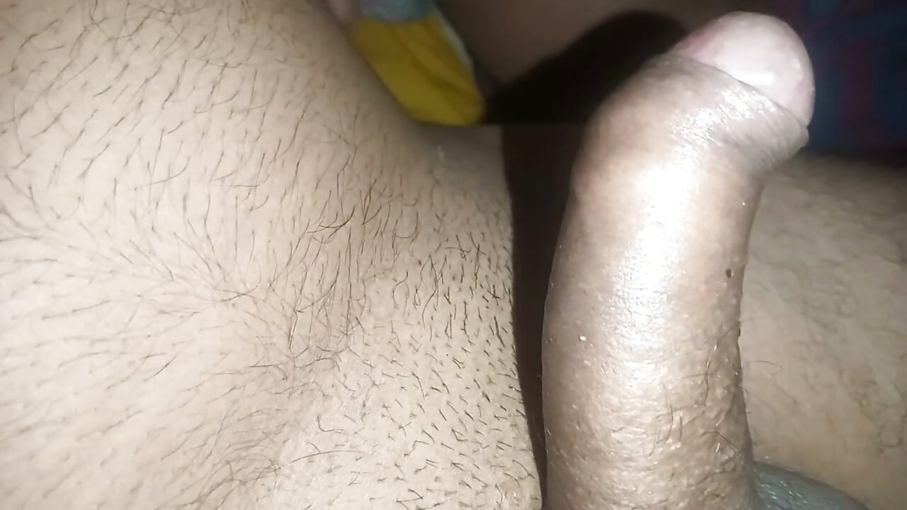 Desi Pooja Bhabhi uprawiał seks z wyłączonymi światłami