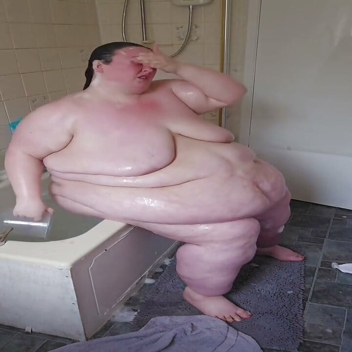 Ssbbw kan niet in bad, deel 2 in de badkamer