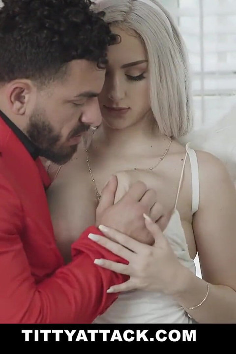 Τιτάνια στήθη