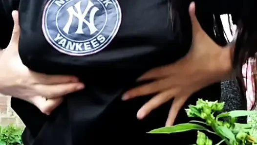 Sexy Girl Streams and Touches Herself for Fans