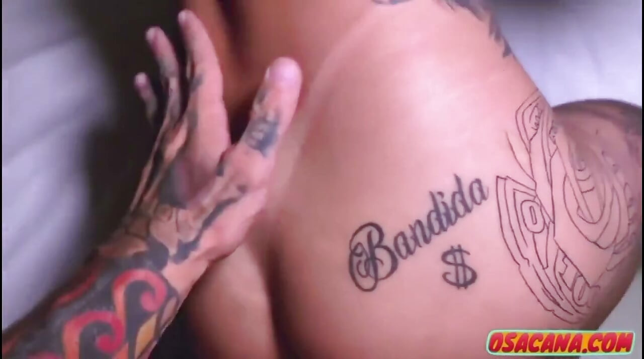 Amateur Teen Fucks Hot With Endowed Guy