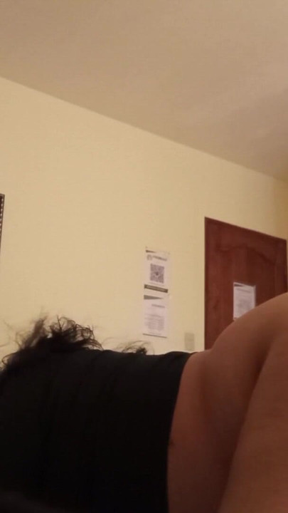 Erőteljes pillanat a "Barátom vidékről jött a városba, csak azért, hogy teherbe ejthessem, 18 éves"