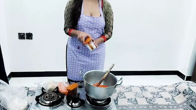 Pakistani Village Wife Fucked In Kitchen While She Is Cooking With Clear Hindi Audio