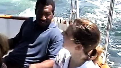 Super interracial sur un bateau