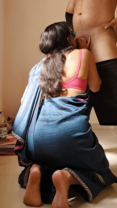 デシ・インディアンの妻が夫の友人と立ったまま激しくセックス