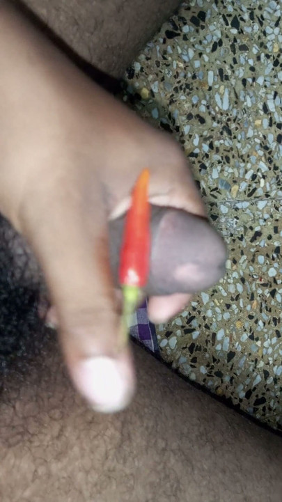Mi novia india lamiendo coño con besos