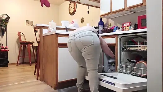 Buttcrack menunjukkan membongkar pencuci piring