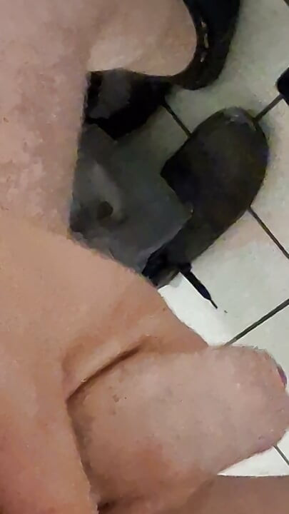 Hoy una braguita para un suscriptor hecha un desastre